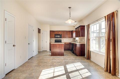 853 Hedgepath Ter, High Point, NC 27265 photo 12