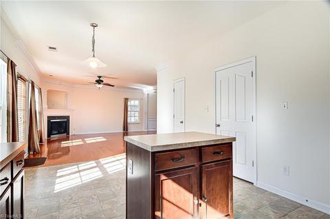 853 Hedgepath Ter, High Point, NC 27265 photo 17
