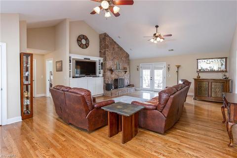 3701 Brandon Dr, High Point, NC 27265 photo 4