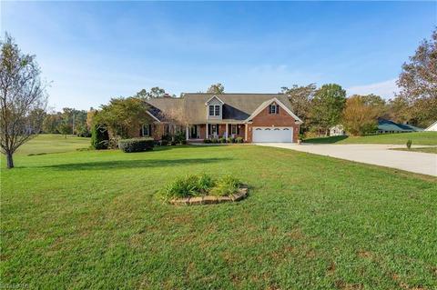 3701 Brandon Dr, High Point, NC 27265 photo 2