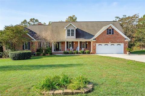 3701 Brandon Dr, High Point, NC 27265 photo 1