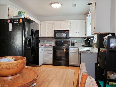 3203 Sparrowhawk Dr, High Point, NC 27265 photo 5