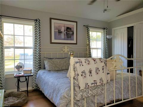 3203 Sparrowhawk Dr, High Point, NC 27265 photo 7
