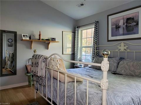 3203 Sparrowhawk Dr, High Point, NC 27265 photo 8