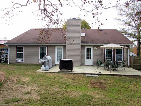 3203 Sparrowhawk Dr, High Point, NC 27265 photo 12