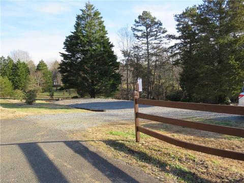 710 Sunset Dr, Pilot Mountain, NC 27041 photo 25