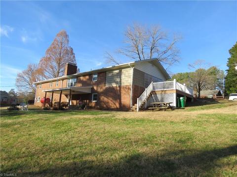 710 Sunset Dr, Pilot Mountain, NC 27041 photo 2