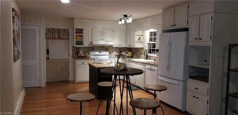 710 Sunset Dr, Pilot Mountain, NC 27041 photo 8