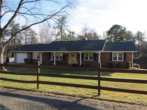 710 Sunset Dr, Pilot Mountain, NC 27041 photo 1