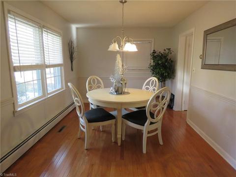 710 Sunset Dr, Pilot Mountain, NC 27041 photo 4