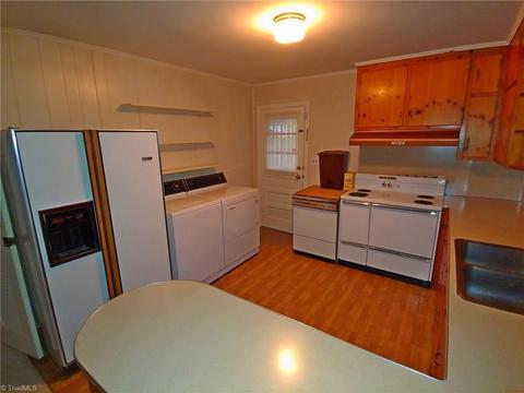 821 Hampton St, Eden, NC 27288 photo 7
