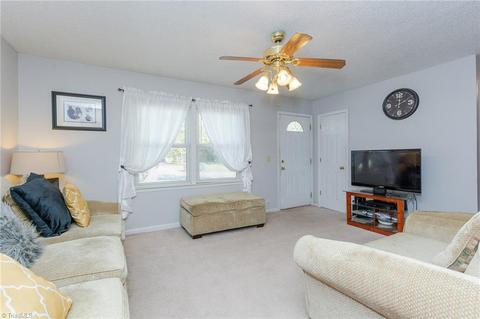 1604 Gavin Dr, High Point, NC 27260 photo 6