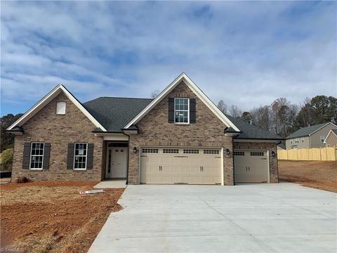 157 Shadow Trl, Clemmons, NC 27012 photo 1