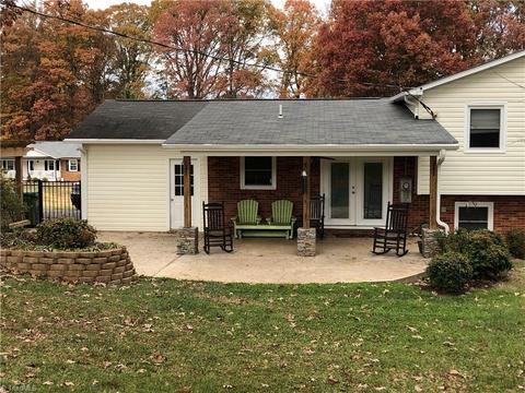 522 Hampton Dr, King, NC 27021 photo 3