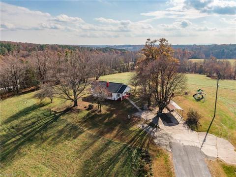 893 Bert Cockerham Rd, Elkin, NC 28621 photo 4