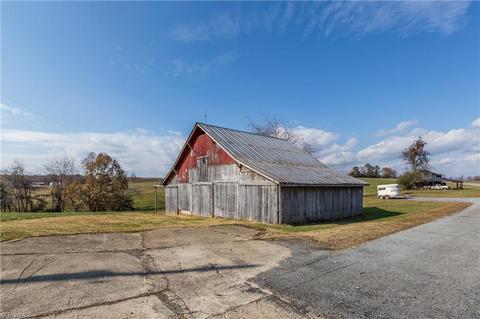 893 Bert Cockerham Rd, Elkin, NC 28621 photo 3