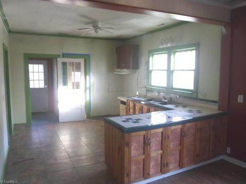 736 Old Camp Rd, Denton, NC 27239 photo 3