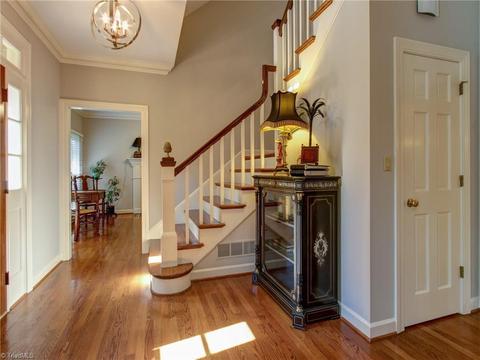1704 Heathgate Pt, High Point, NC 27262 photo 3