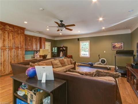 1704 Heathgate Pt, High Point, NC 27262 photo 11