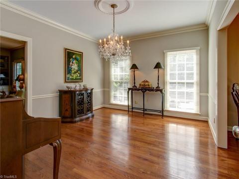 1704 Heathgate Pt, High Point, NC 27262 photo 9