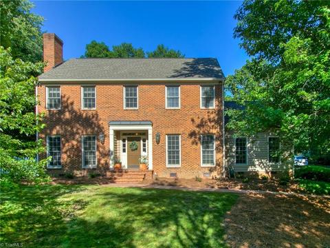1704 Heathgate Pt, High Point, NC 27262 photo 1