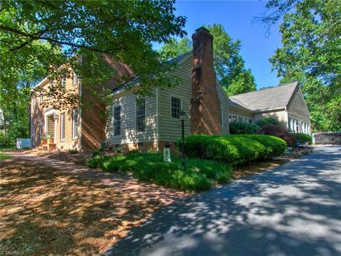 1704 Heathgate Pt, High Point, NC 27262 photo 2