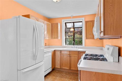 708 Brookside Dr, High Point, NC 27262 photo 7
