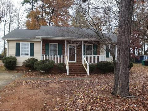 1607 Cedrow Dr, High Point, NC 27260 photo 1
