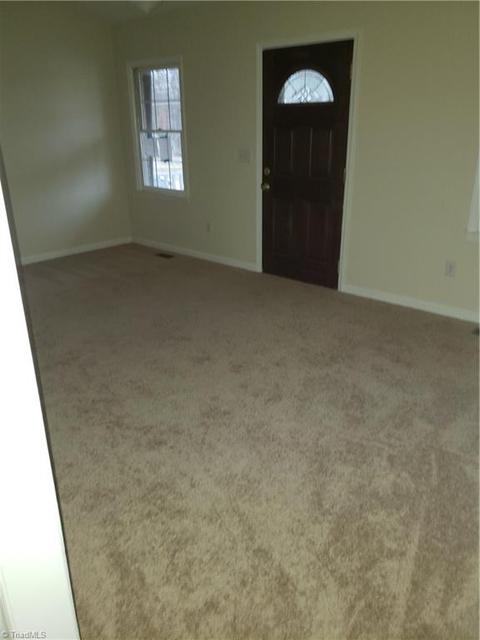 1607 Cedrow Dr, High Point, NC 27260 photo 3