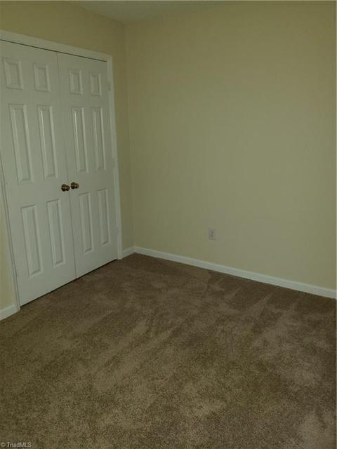 1607 Cedrow Dr, High Point, NC 27260 photo 4