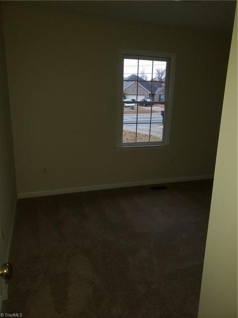 1607 Cedrow Dr, High Point, NC 27260 photo 7