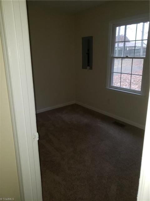 1607 Cedrow Dr, High Point, NC 27260 photo 5