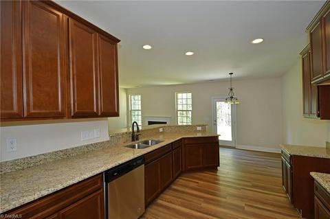 140 Ascender Dr, King, NC 27021 photo 6