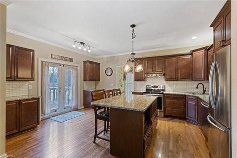 4911 Devane Ct, High Point, NC 27265 photo 8