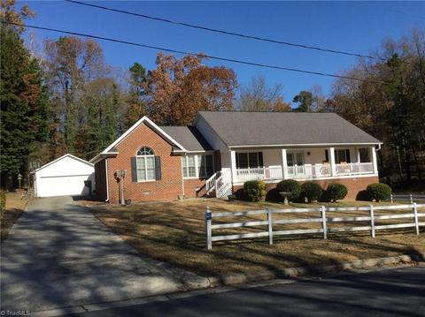 200 Pineridge Dr, High Point, NC 27262 photo 1