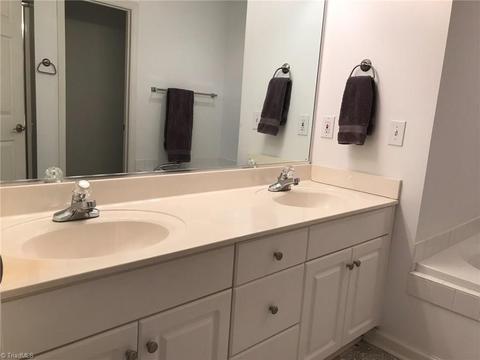 200 Pineridge Dr, High Point, NC 27262 photo 14