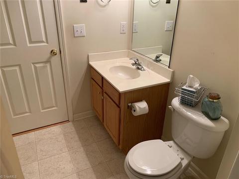 2920 Glen Echo Ct, High Point, NC 27265 photo 17