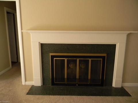 151 Circle Dr, Thomasville, NC 27360 photo 5
