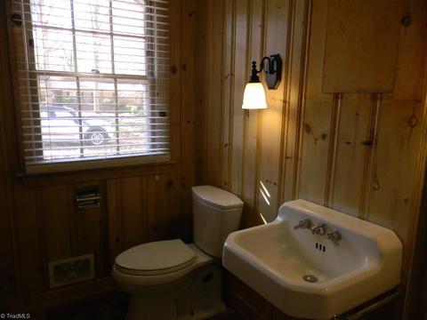 151 Circle Dr, Thomasville, NC 27360 photo 3