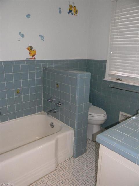 151 Circle Dr, Thomasville, NC 27360 photo 9
