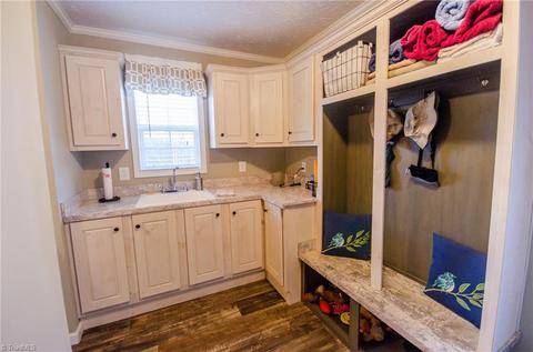 7375 Honeysuckle Dr, Hickory, NC 28602 photo 24