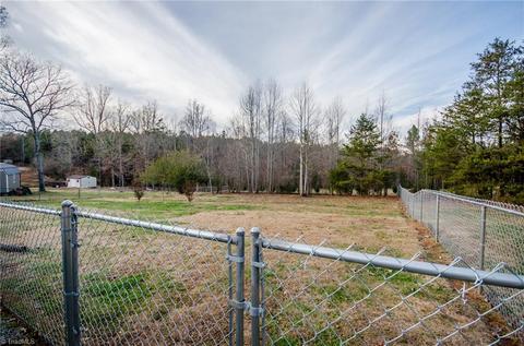 7375 Honeysuckle Dr, Hickory, NC 28602 photo 28
