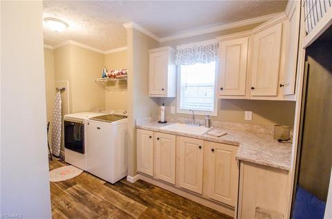 7375 Honeysuckle Dr, Hickory, NC 28602 photo 25