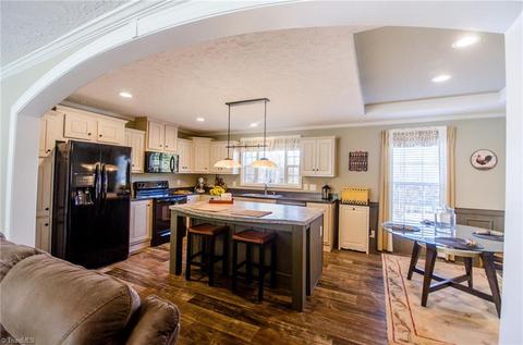 7375 Honeysuckle Dr, Hickory, NC 28602 photo 7