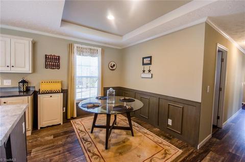 7375 Honeysuckle Dr, Hickory, NC 28602 photo 13