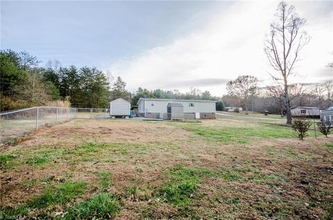 7375 Honeysuckle Dr, Hickory, NC 28602 photo 29