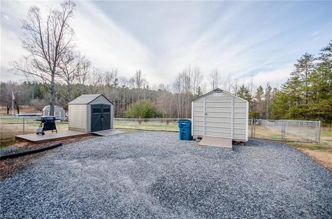 7375 Honeysuckle Dr, Hickory, NC 28602 photo 27