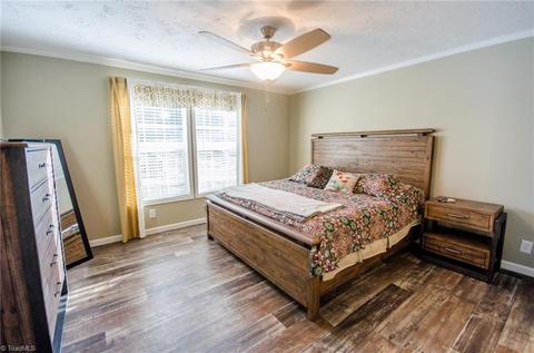 7375 Honeysuckle Dr, Hickory, NC 28602 photo 14