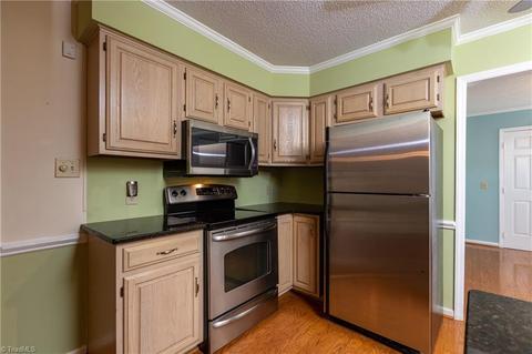 3229 Derby Cir, High Point, NC 27265 photo 7