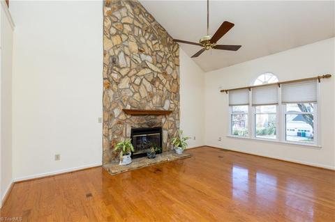 3229 Derby Cir, High Point, NC 27265 photo 4
